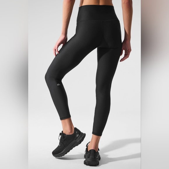 ALO Yoga Pants - ALO High-Waist Airlift Legging - LARGE